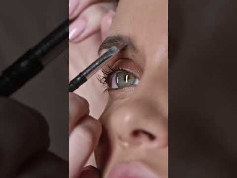 "طريقة الأجانب في رسم الحواجب بالجيل 👑 | Perfect Eyebrow Gel Technique by Foreign Girl