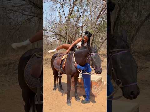 SHE'S AFRAID 😣 IT'S SO FUNNY 🤣. #viral #africa #shorts