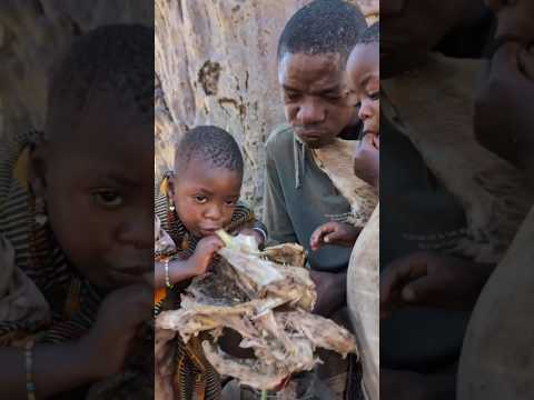 HADZABE TRIBE CHILDREN ARE VERY SERIOUS DURING EATING. #viral #africa #lateststories #topnews