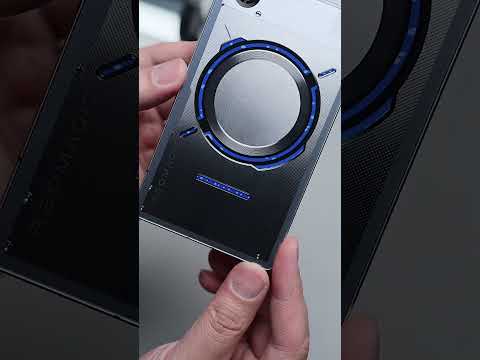 It looks somewhat like a genuine Samsung phone, and the thickness is almost identical.