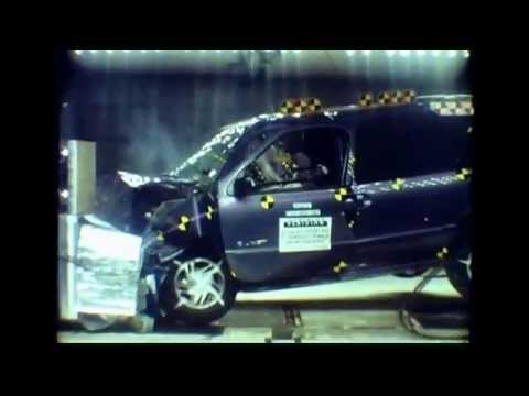 Видео краш-теста Nissan Quest 2004 - 2008