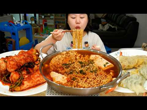 시어머님이 만들어 주신 총각김치와 순두부 <strong>신라면</strong> 먹방😋MUKBANG