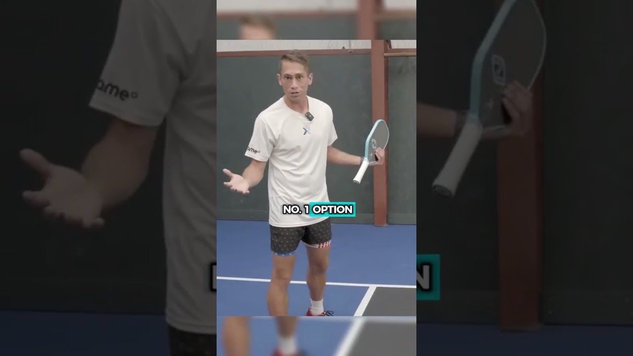 The versatility of the roll volley on the 4th shot 💥 #pickleball #athlete #sports #explore #shorts