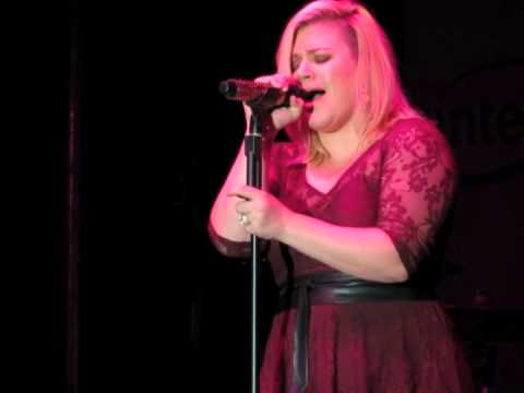 Kelly Clarkson covers Little Big Town's