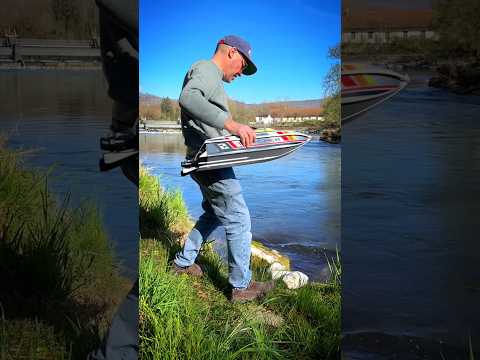 This is the first run of my new Thrasher G2 from Streamline RC. #streamlinerc #thrasherjetboat