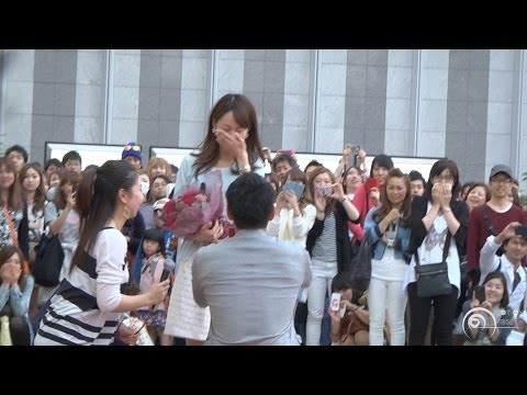Flashmob Surprise Proposal Charice 「Louder」 JR大阪駅