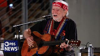 WATCH: Willie Nelson performs at Harris campaign event in Houston