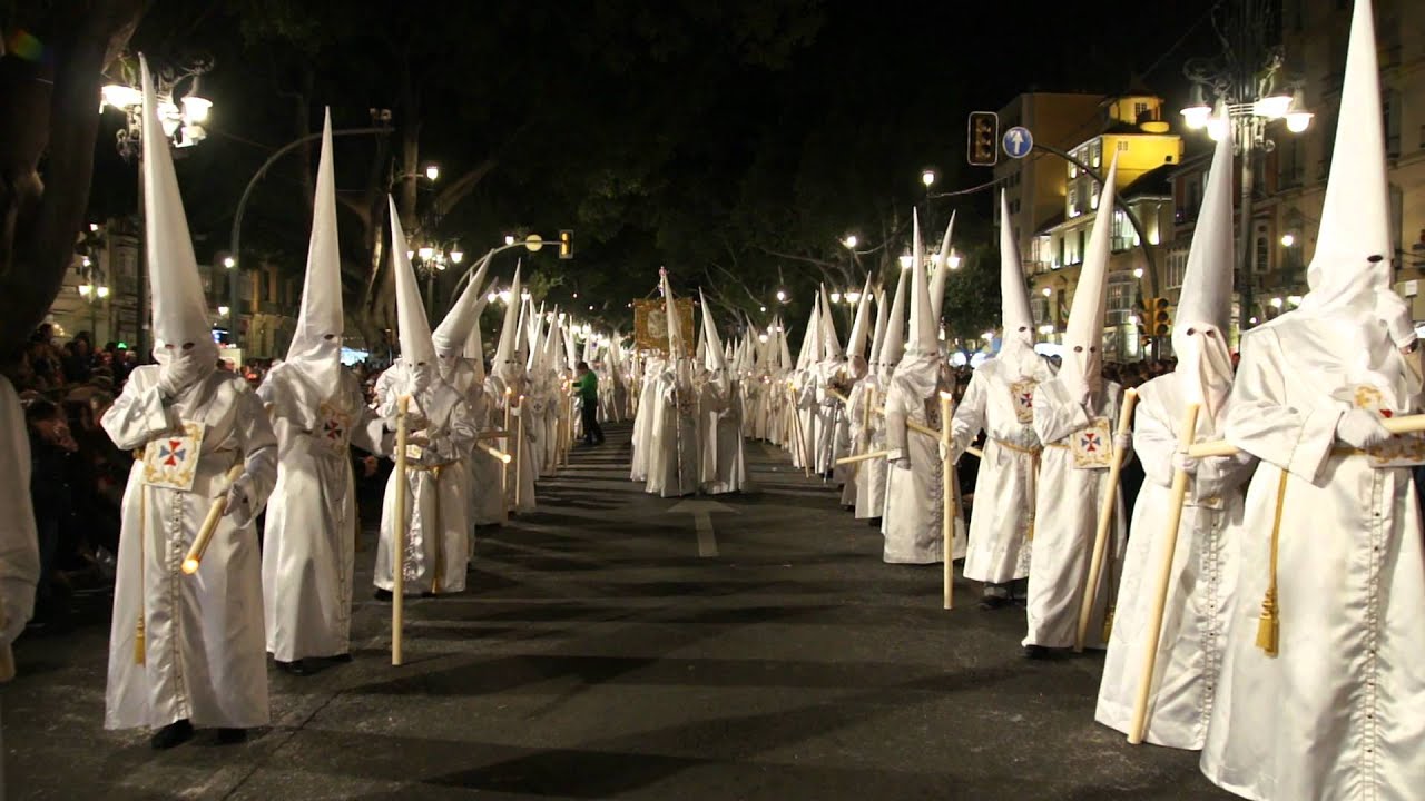 Nazarenos Del Cautivo Pasando Por La Alameda Semana Santa De Malaga