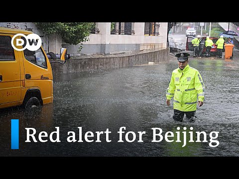 Typhoon Doksuri wreaks havoc in Beijing and northern China | DW News