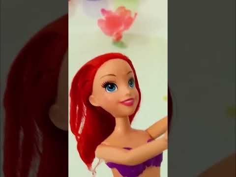 Christina dejó caer su joyero al mar