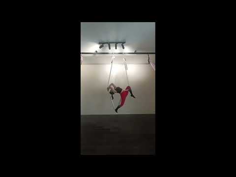 ＃空中瑜伽 ＃瑜伽路上一直在坚持