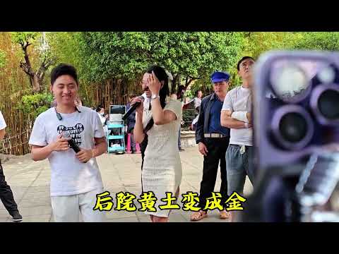 The Inspiring Stories of Chinese Street Singers