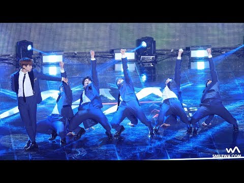 171115 아스트로 (ASTRO) 'Baby + 니가 불어와' 4K 직캠 @아시아 아티스트 어워즈 (AAA) 4K Fancam by -wA-