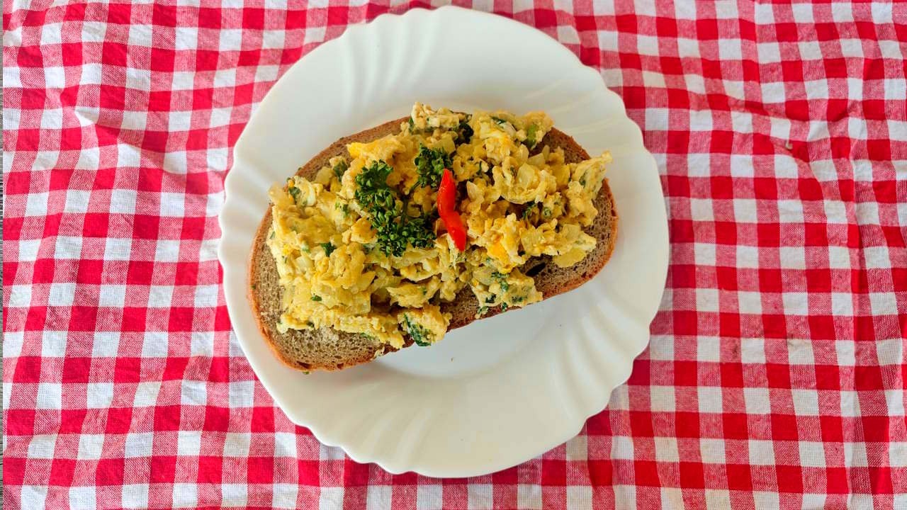 Drožďová pomazánka: Buď ji miluješ, nebo jsi ji ještě neochutnal | @zadnyspeky