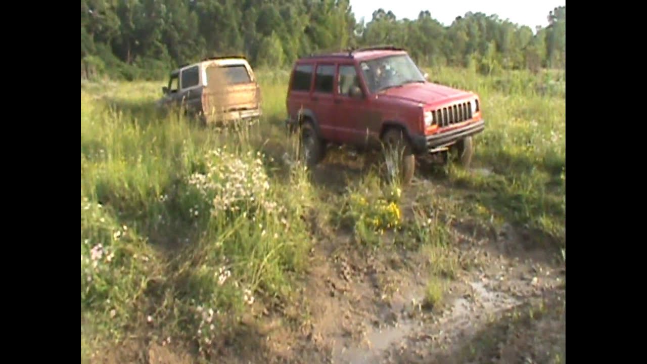 Ford bronco ii vs jeep cherokee #6