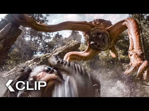 Giant Creature Hunts Down Predator Scene - PREDATOR: BADLANDS (2025)