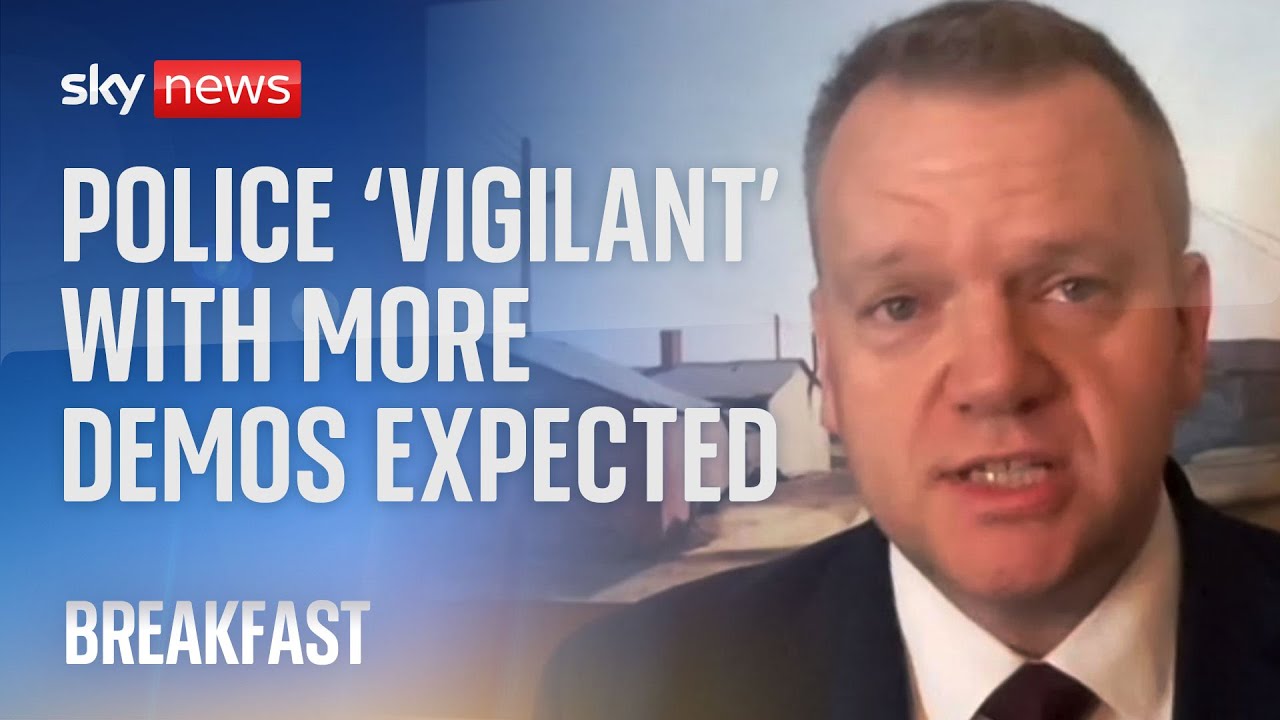 UK riots: Minister warns 'the police will be coming for you' with weekend protests expected