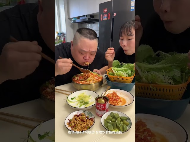 自私老公想獨吞雞腿，我偷偷換走，讓他只能啃骨頭