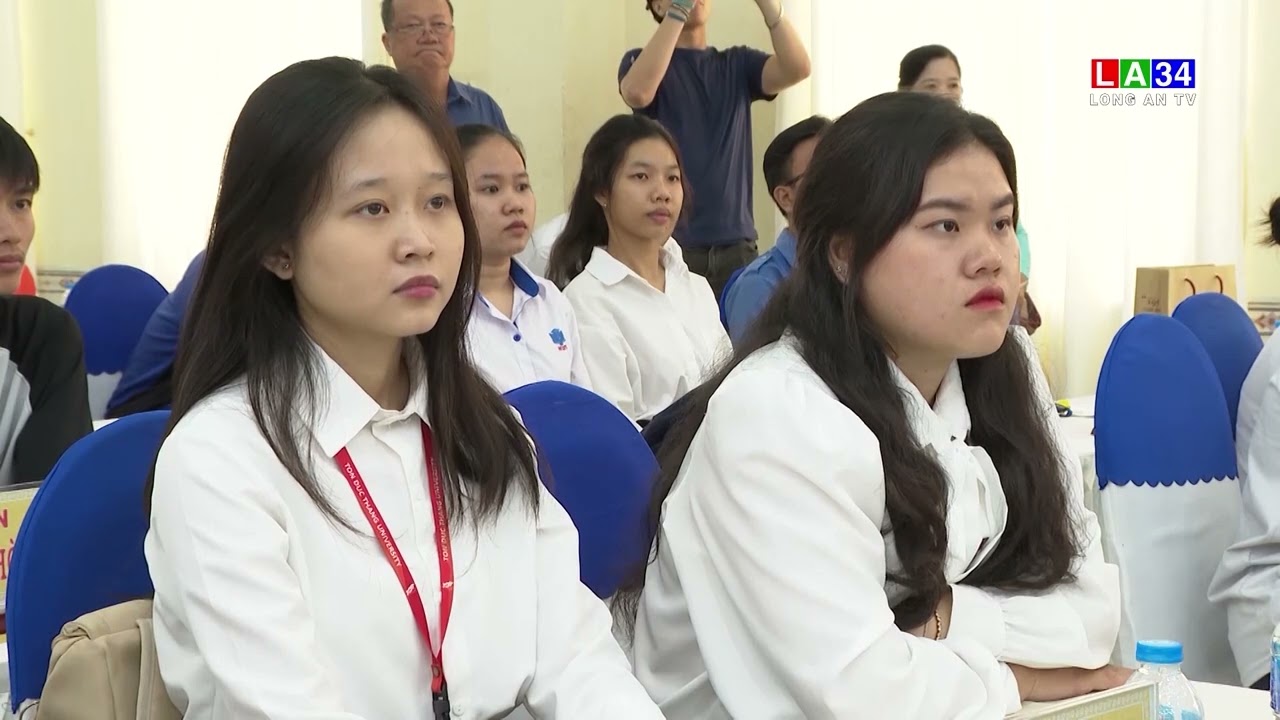 Lễ trao học bổng Quỹ phát triển Châu Á tặng học sinh vượt khó hiếu học tỉnh Long An năm 2024