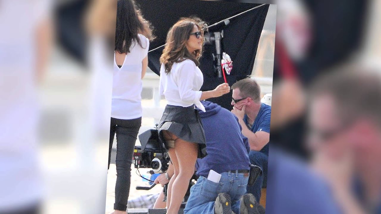 Salma Hayek Flashes Her Butt On Movie Set YouTube