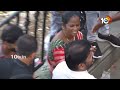 LIVE: సాదాసీదాగా వచ్చి అందరినీ ఆశ్చర్యపరిచిన రేవంత్‌ | CM Revanth at Tank Bund Ganesh Nimajjanam  - 00:00 min - News - Video
