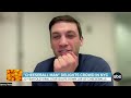 Cheeseball Man delights crowd in New York City  - 02:11 min - News - Video