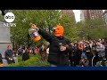Cheeseball Man delights crowd in New York City