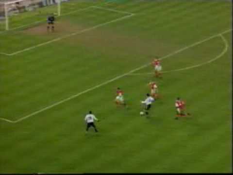 ryan giggs wednesday 14th april 1999, amazing solo effort!!