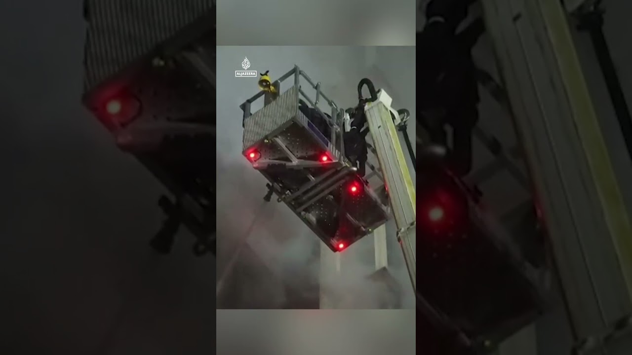 Firefighters extinguish blaze after Russian attack on Kyiv AJShorts