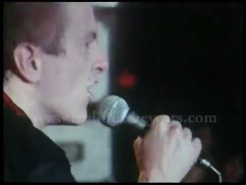 The Clash- "Garageland" Live 1977 (Reelin' In The Years Archive)