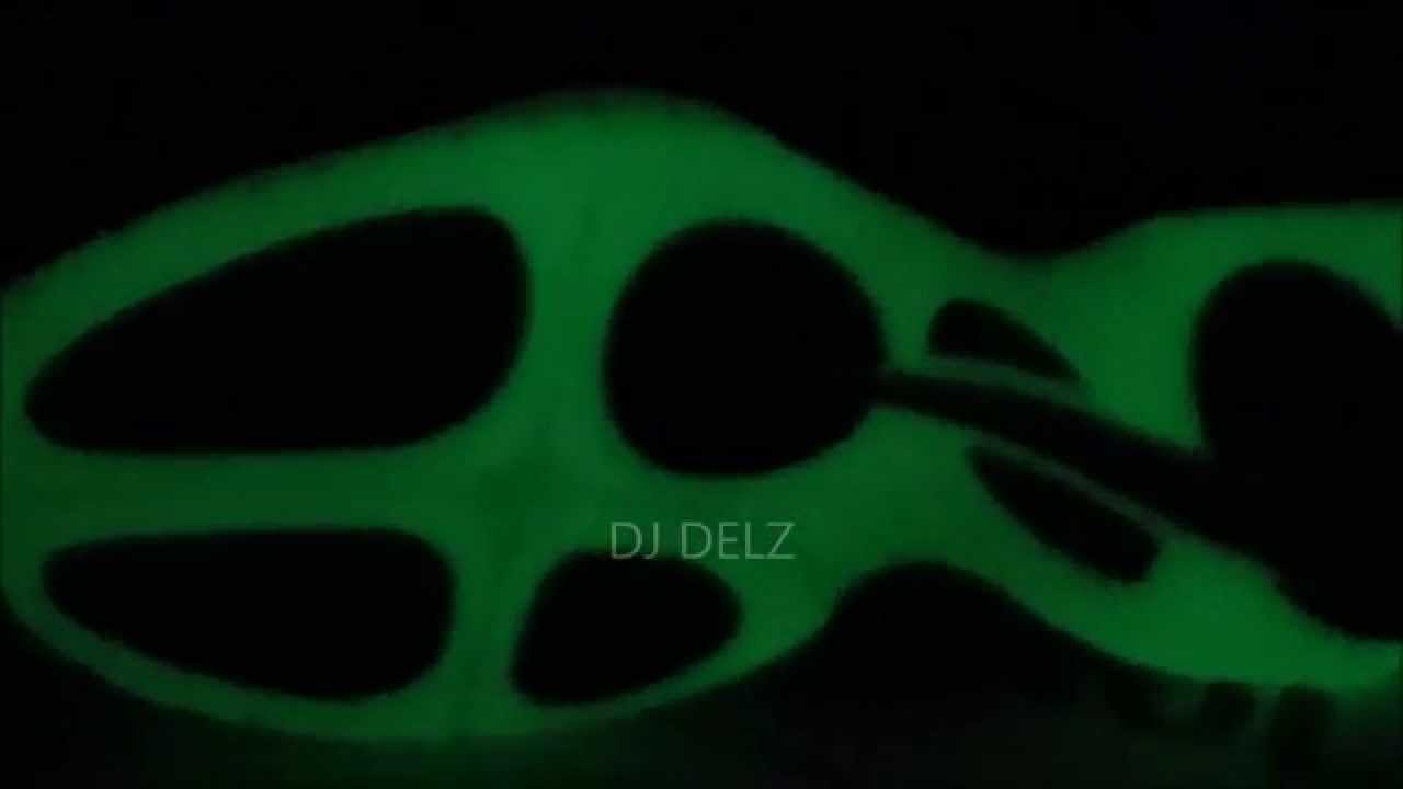 yeezy foamposite glow in the dark