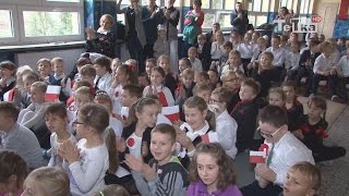 W Szkole Podstawowej nr 11 wszystkie klasy pierwsze, drugie i trzecie przygotowały muzyczny występ z