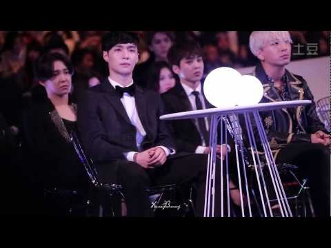 141203 LAY&TAEHYUN&TAEYANG&XIUMIN during IU's PERFORMANCE!