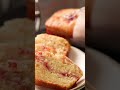 #SinfulSaturday demands for guilt-free indulgence in a fruity cake made with strawberries!  🍓🎂🍰  - 00:33 min - News - Video