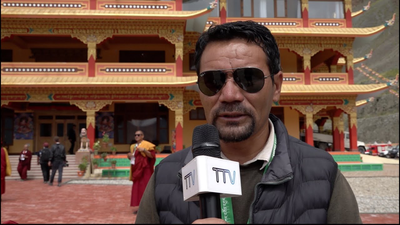 ༄༅། །སྤྱི་ནོར་༸གོང་ས་༸སྐྱབས་མགོན་ཆེན་པོ་མཆོག་ལ་དྭགས་ཟངས་དཀར་དུ་ཆིབས་བསྒྱུར་གནང་རྒྱུ་ཕྱི་བཤོལ་གནང་བ།