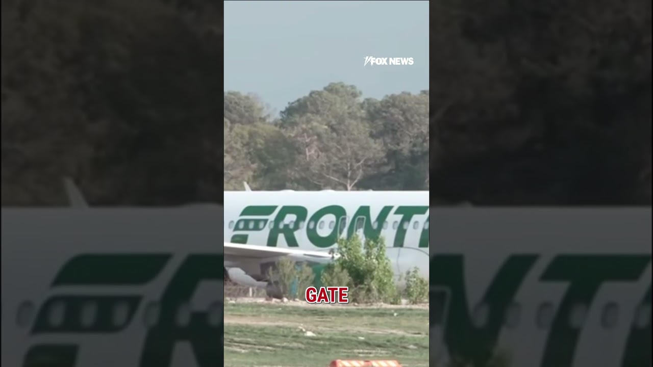 Flight evacuated after bomb threat #fox #media #breakingnews #us #usa #new #news #breaking