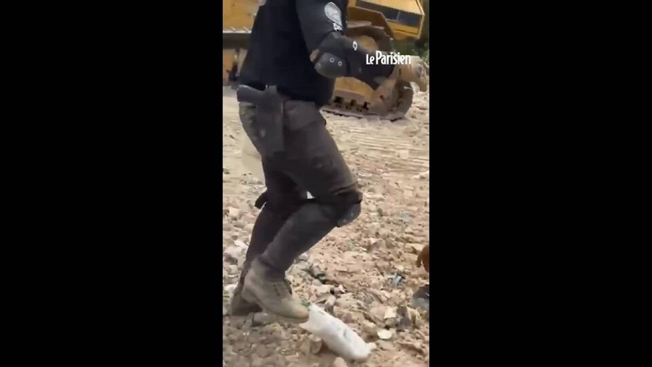 Venezuela : un policier pris la main dans le sac en train de piller après le séisme