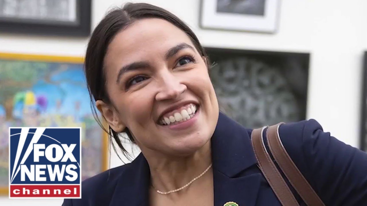 Democratic strategist snubs AOC for House leadership role