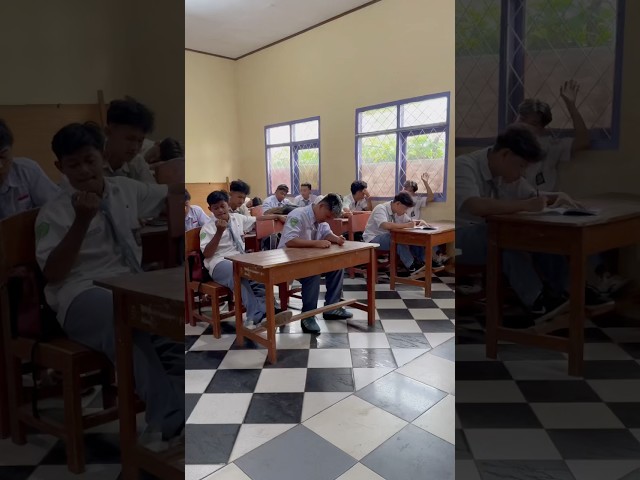 Siapa nih di sekolah yg suka ngerjain guru ? #short #lucu #komedi