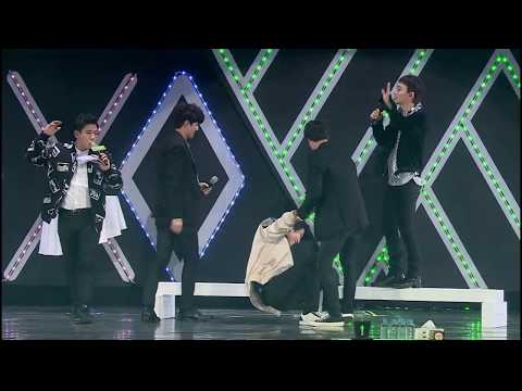 Chanyeol và tình yêu với cái sàn =)) #BALANCE