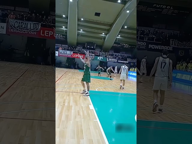 何千人もの観客の前で、伝説的なプレーを披露する