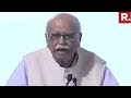 LK Advani Pays Homage to Atal Bihari Vajpayee