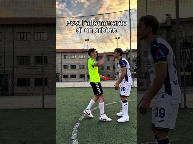 Questo arbitro aveva bisogno di un po’ di ripetizioni 🥀