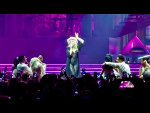 Sabrina Carpenter - Busy Woman [Live @ Houston] 10/27/2024