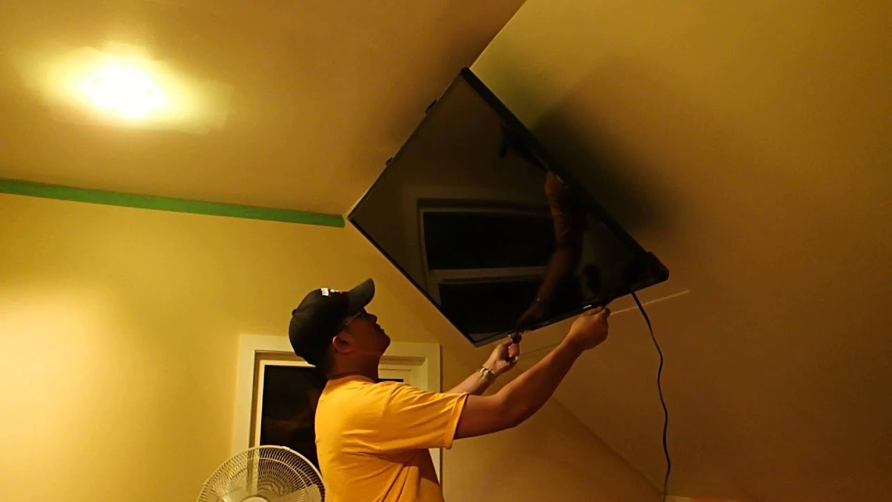 Retractable Angled Ceiling TV Mount 