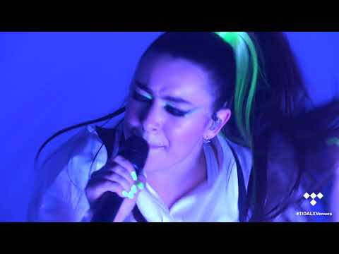 Charli XCX - visions (Live)