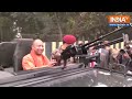 Lucknow: UP CM Yogi Adityanath ने किया ‘Know Your Army Festival’ का उद्घाटन, हथियारों पर आज़माया हाथ - 02:45 min - News - Video