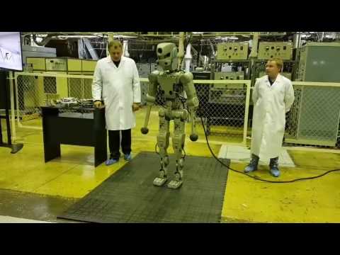 Новиот руски човеколик робот прави склекови