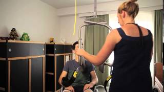 video Ceiling motor and SureHands Body Support®, use with caregiver