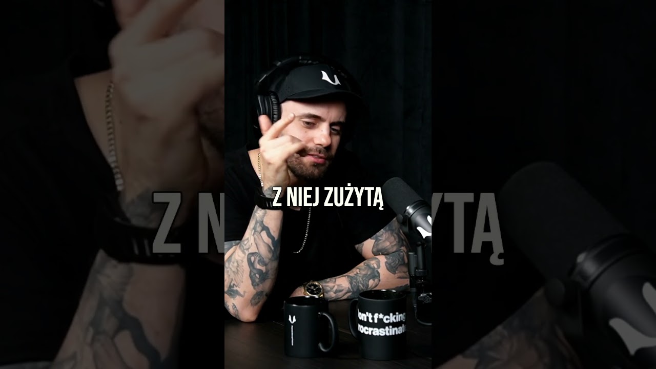 09 Wyciągnął z Niej Zużytą Prezerwatywę – ft. Piotr „Polo” Przywarski